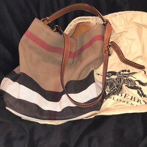 Ashby Burberry handbag 👜